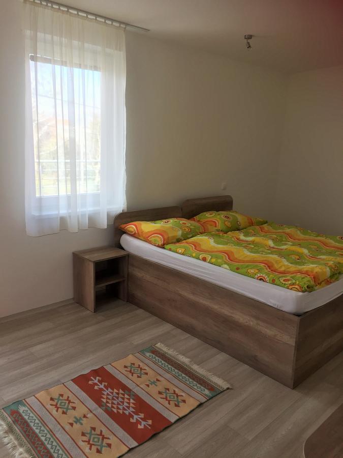 Promenad Apartmany Velky Meder Exterior photo